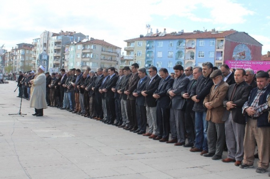 Karaman'da Cumhuriyet Savcısı Mehmet Selim Kiraz İçin Gıyabi Cenaze Namazı Kılındı
