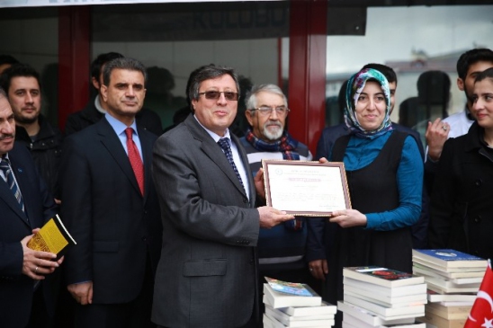 Bayburt Üniversitesi'nde 51. Kütüphaneler Haftası Kapsamında Kitap Okuma Etkinliği Gerçekleştirildi