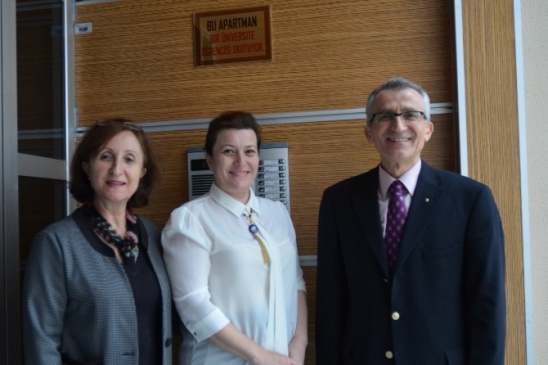 Samsun Bafra'da Bir Apartman, Üniversite Öğrencisini Destekliyor