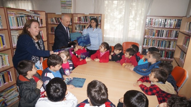 Sarıgöl'deki Anaokulu Öğrencileri, Kütüphane ile Tanıştı