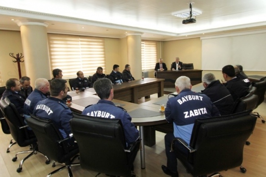 Bayburt Merkez'de Belediye Başkanı Mete Memiş, Zabıta Personeliyle Toplantı Gerçekleştirdi