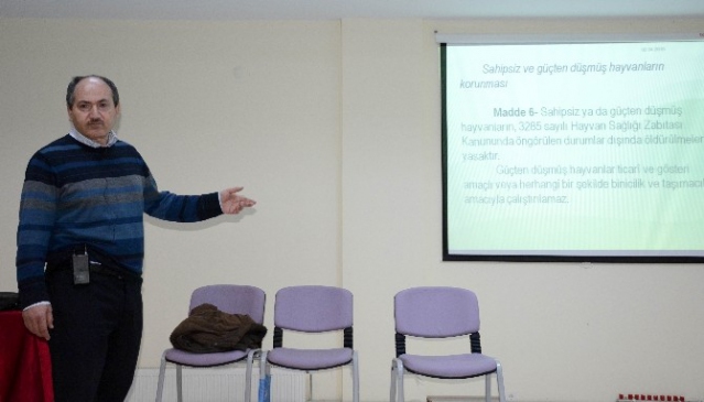 Aksaray'da Düzenlenen Eğitim Seminerine Hayvan Severler Katıldı