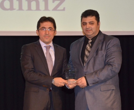 Trabzon'da Yılın Büyükşehir Belediye Başkanı Olarak Gümrükçüoğlu Seçildi