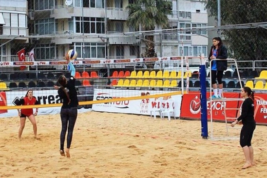 Foça'da Belediyespor, Plaj Voleybolu Turnuvası'na Katılacak