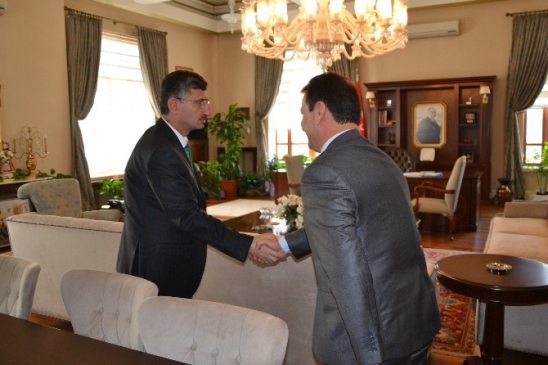Manisa Baro Başkanı Ali Arslan, Vali Erdoğan Bektaş'ı Ziyaret Etti