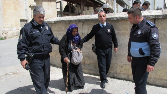 Gaziantep Nizip'de Cuma Namazı Sırasında Dilencilere Operasyon Yapıldı