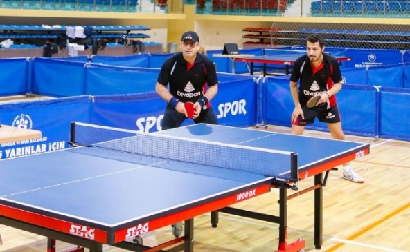 Düzce'de Divapan Masa Tenisi Takımı Kurumlar Arası Şampiyonu Oldu