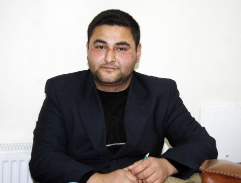 Diyarbakır Sur'da Zihinsel Engelli Genç Umre İçin Çalışıyor