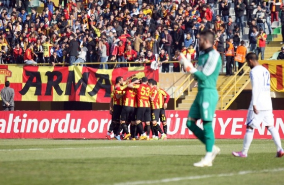 İzmir Göztepe, 2. Lig Kırmızı Grup'ta Liderliğe Yükseldi