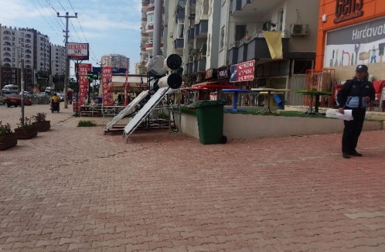 Mersin Mezitli'de Zabıta Ekipleri İş Yerlerini Denetledi