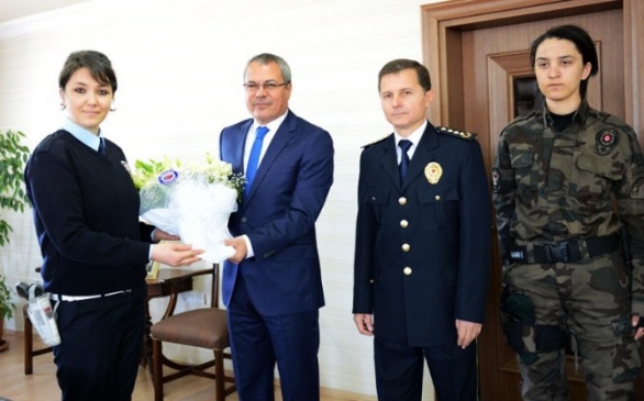 Ardahan'da Vali Deniz, Emniyet Müdürü ve Polisleri Kabul Etti