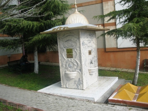 İzmit'te Kocaeli Üniversitesi'ne İkinci Çorba Çeşmesi Hizmete Girdi