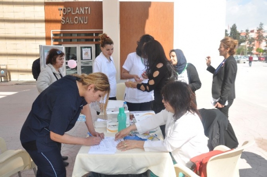 Mersin Toros Devlet Hastanesi'nde Kanser Haftası İçin Bilgilendirme Yapıldı