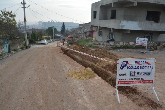 Dilovası'nda Mahallelerde Yapılan Doğalgaz Çalışmaları Hız Kesmeden Devam Ediyor