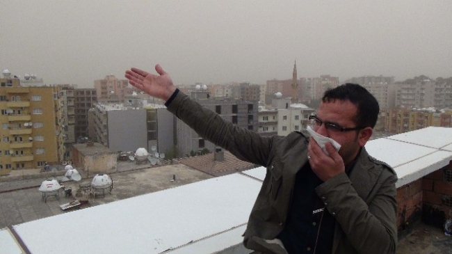 Mardin Kızıltepe'de Suriye Kaynaklı Toz Bulutu Hayatı Olumsuz Etkiledi
