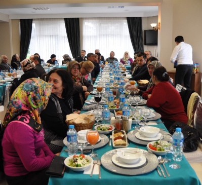 Eskişehir'de Polis Teşkilatı'nın 170. Yıl Dönümünde Şehit Ailelerine Yemek Verildi