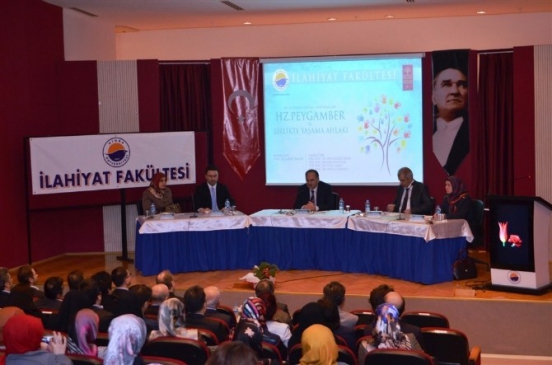 Sinop Üniversitesi'nde "Hz. Peygamber ve Birlikte Yaşama Ahlakı" Paneli Düzenlendi