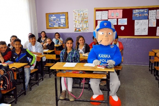 Zonguldak Merkez'de Emniyet Müdürlüğü'nün Kitap Dağıtım Projesi Kapsamında 1.700 Kitap Dağıtılacak