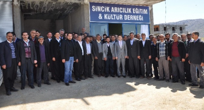 Adıyaman Sincik Kaymakamı Tunahan Efendioğlu, Sincik Arıcılık Derneği'ni Ziyaret Etti