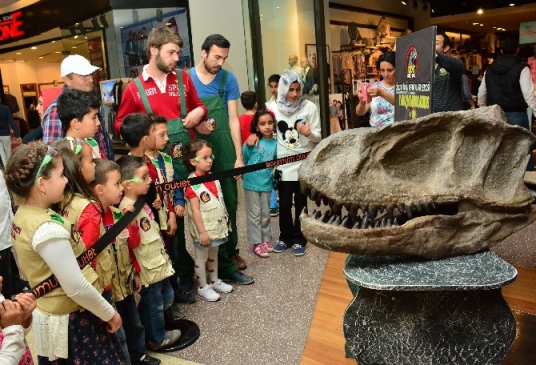 Adana Optimum Outlet'ta Kids' Dino Dig Etkinliği 26 Nisan'a Kadar Sürecek
