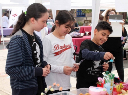 Adana'da Başkent Üniversitesi Öğrencilerinden LÖSEV İçin Destek Kermesi