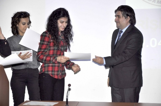 Mersin Tarsus'ta Öğrencilere Girişimcilik Eğitimi Belgeleri Verildi