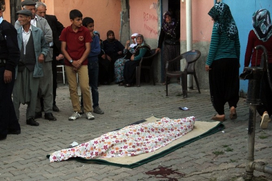 Adana Yüreğir'de 72 Yaşındaki Adam, 1. Kattan Düşerek Hayatını Kaybetti