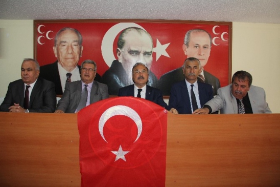 Mersin'de MHP'li Tufan, CHP, AK Parti ve HDP ittifakını eleştirerek, bu durumun hizmetleri engelleyeceğini savundu.