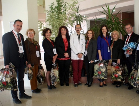 Eskişehir Osmangazi Üniversitesi Hastanesinde Çocuklara Oyuncak ve Kitap Hediye Edildi
