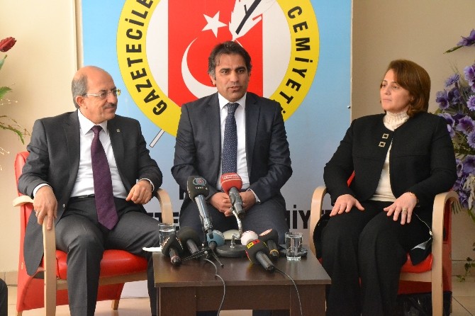 Kayseri'de AK Parti Milletvekili Adayları, Gazeteciler Cemiyetini Ziyaret Etti