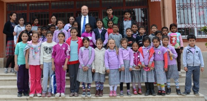 Efeler'de 23 Nisan Ulusal Egemenlik ve Çocuk Bayramı İçin Mesaj Yayınlandı