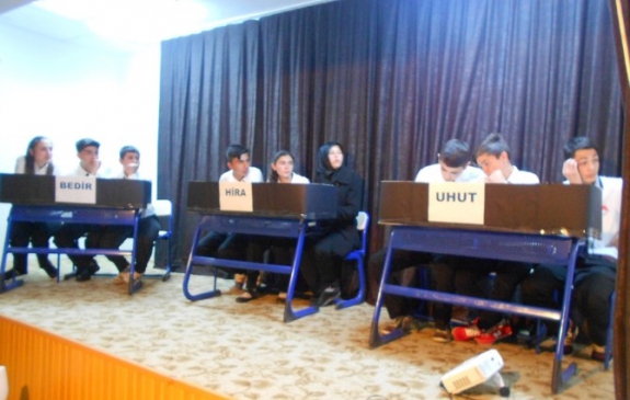 Kütahya Pazarlar'da Lise Öğrencileri Tarafından Kutlu Doğum Etkinliği Yapıldı