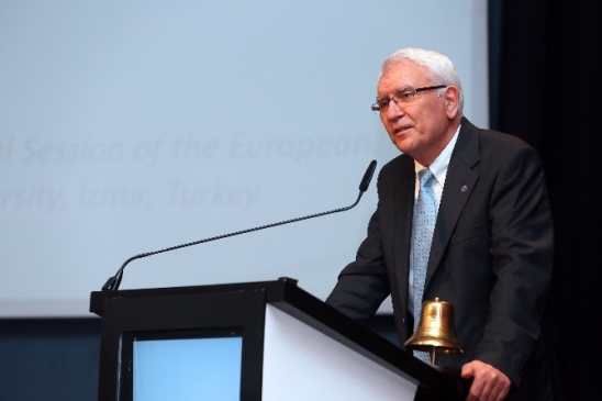 İzmir'de Avrupa Gençlik Parlamentosu'nun 78. Ulusal Oturumu, 'demokrasi' temasıyla başladı.