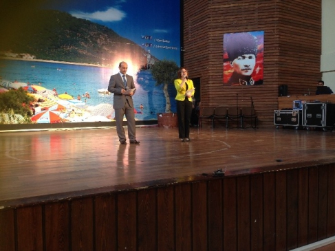 Edremit'te 23 Nisan Çocuk Bayramı İçin Şenlik Düzenlendi