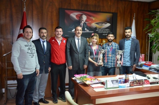 Malatya'da Judo Takımı, Türkiye Şampiyonası'nda İki Kupa Kazandı