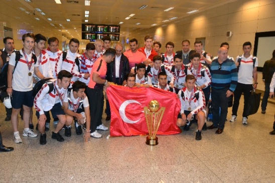 Trabzon'daki Erdoğdu Anadolu Lisesi, Dünya Şampiyonu Oldu