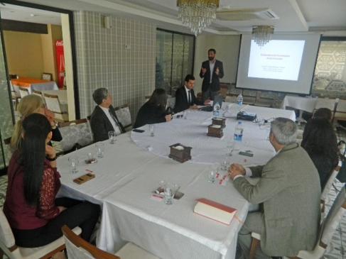 Adana'da Beyin Cerrahisi Uzmanı Baş Ağrısının Önemi Üzerinde Durdu