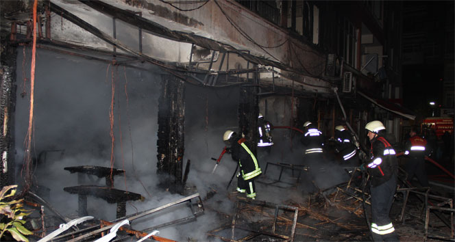 Samsun İlkadım'da Bir Kafenin Kundaklanması Sonucu Yangın Çıktı
