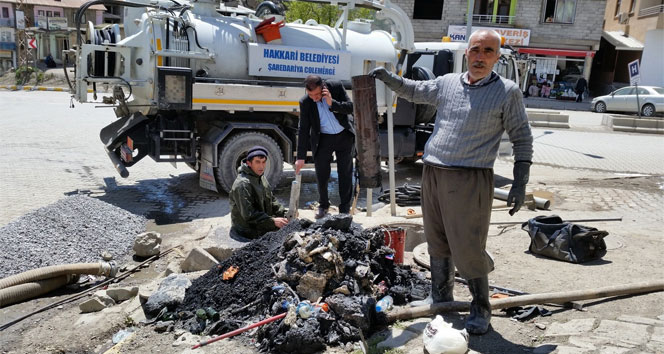 Hakkari Merkez'de Lögarda Bulunan Soba Borusu Şaşkınlık Yarattı