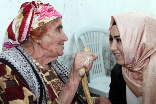 Antalya Alanya'da Seçim Çalışmalarını Yürüten Sena Nur Çelik, Milliyetçiliğin İcraat ile Olacağını Vurguladı