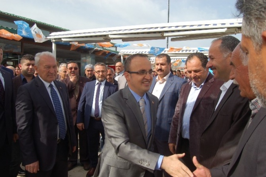 Çanakkale'de Bülent Turan Vefa Kahvaltısında Partilileri Bir Araya Getirdi