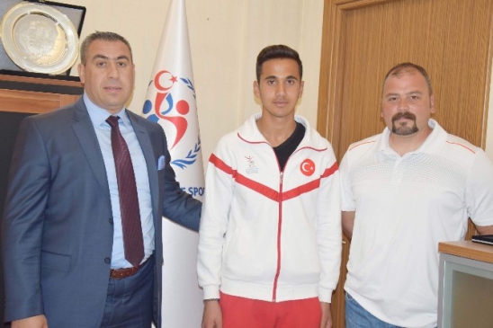 Gaziantep'ten Ökkeş Faruk Karakuzulu, Atletizmde Dünya İkincisi Oldu