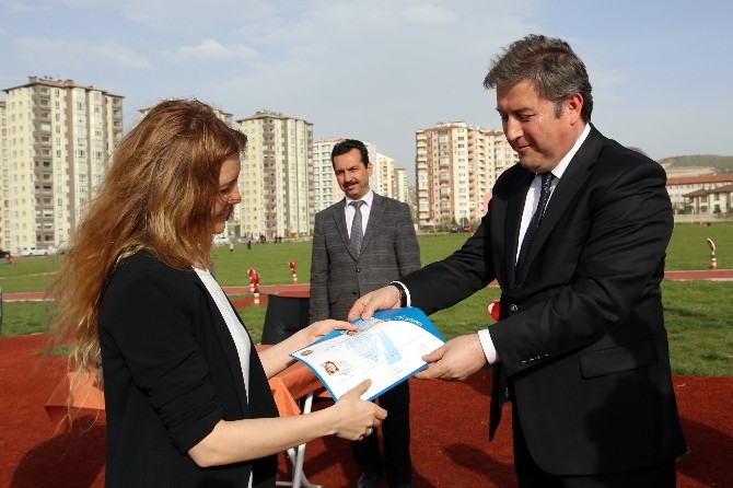 Talas'ta 42 Kişi Yamaç Paraşütü Kursunu Tamamlayarak Sertifika Aldı