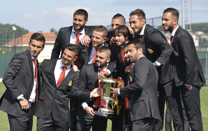 Göztepe, Adnan Süvari Tesisleri'nde Sponsor Çekimi Yaptı