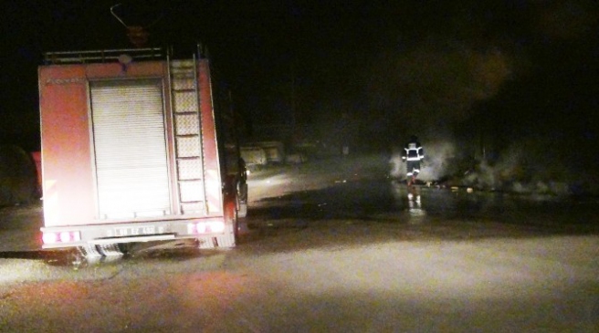 Aksaray Merkez'de Çıkan Çöp Yangını İtfaiye Tarafından Söndürüldü