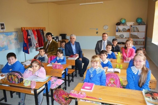 Balıkesir Erdek Kaymakamı Mustafa Demirelli, Ballıpınar Mahallesi'nde İncelemelerde Bulundu