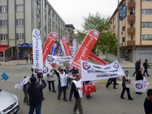 Kadıköy'de Davul Zurna Eşliğinde 1 Mayıs İşçi Bayramı Coşkusu Yaşandı