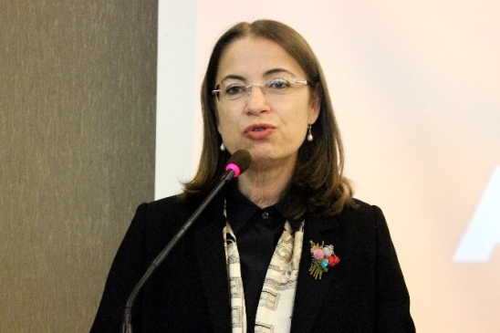 Sakarya'da Aile Bakanı Ayşenur İslam, CHP'nin Seçim Vaatlerini Eleştirdi