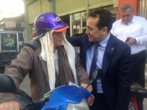 Manisa Turgutlu'da MHP Milletvekili Adayı Hasan Eryılmaz'a Vatandaşlardan Destek