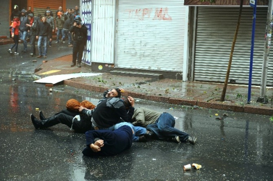 İstanbul Beyoğlu'nda 1 Mayıs Gösterisinde Eylemcilerin Yaptıkları Dikkat Çekti